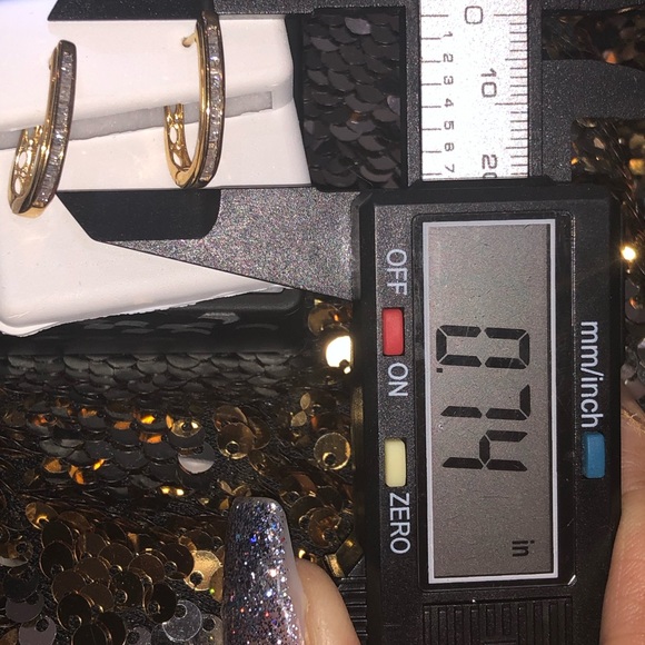 10k yellow gold vermeil Real diamond hoop Huggie earrings exquisite baguette Wow - Picture 5 of 7